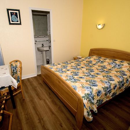 Hotel Le Plat D'Etain Brou Экстерьер фото